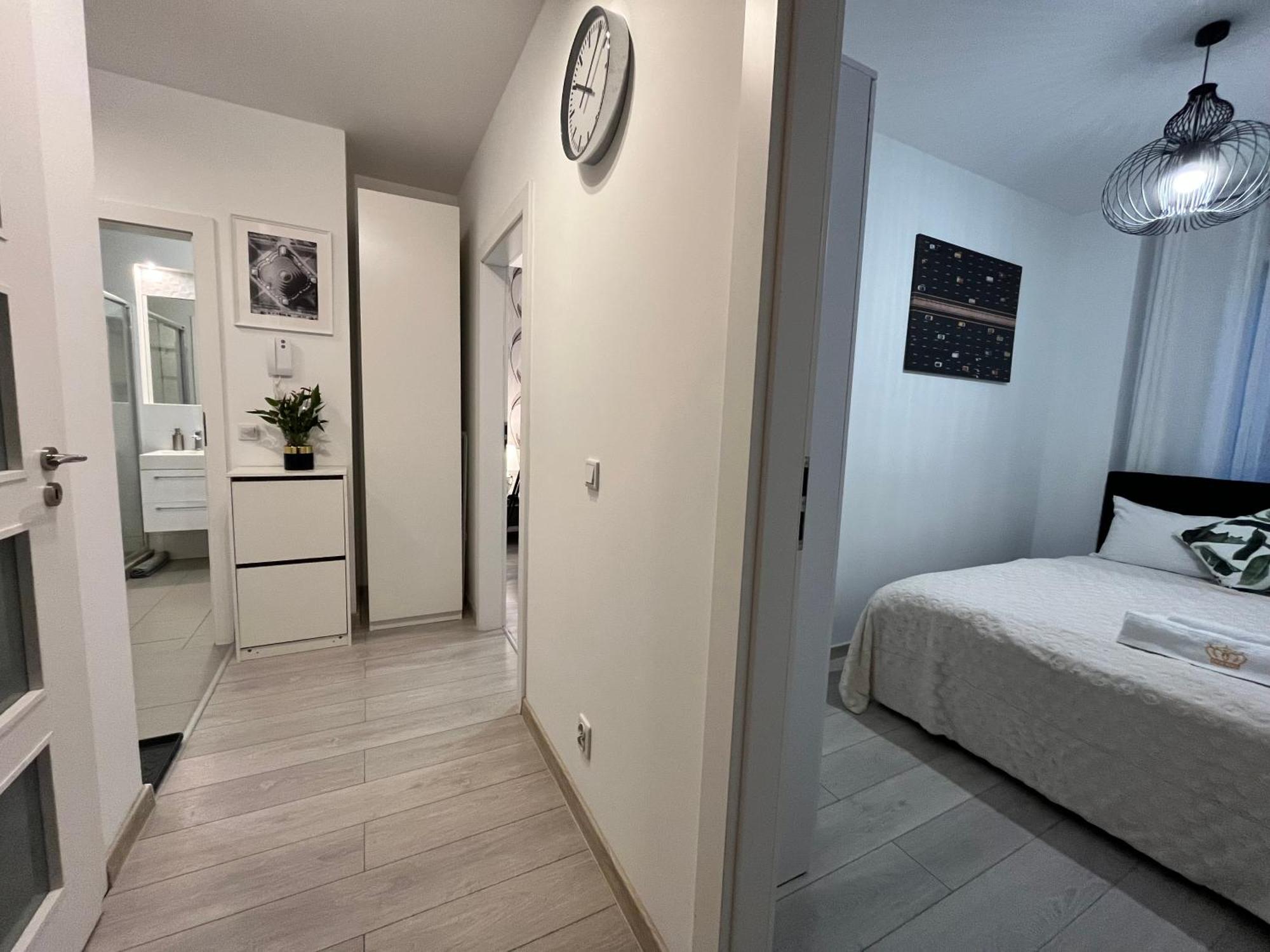 Family House By The River Odra -Panoramic Terrace - 3Room Apartment With 2 Separate Bedrooms And 2 Balconies By Wroapart-Pl- Perfect For Family & Business Stays Вроцлав Екстериор снимка