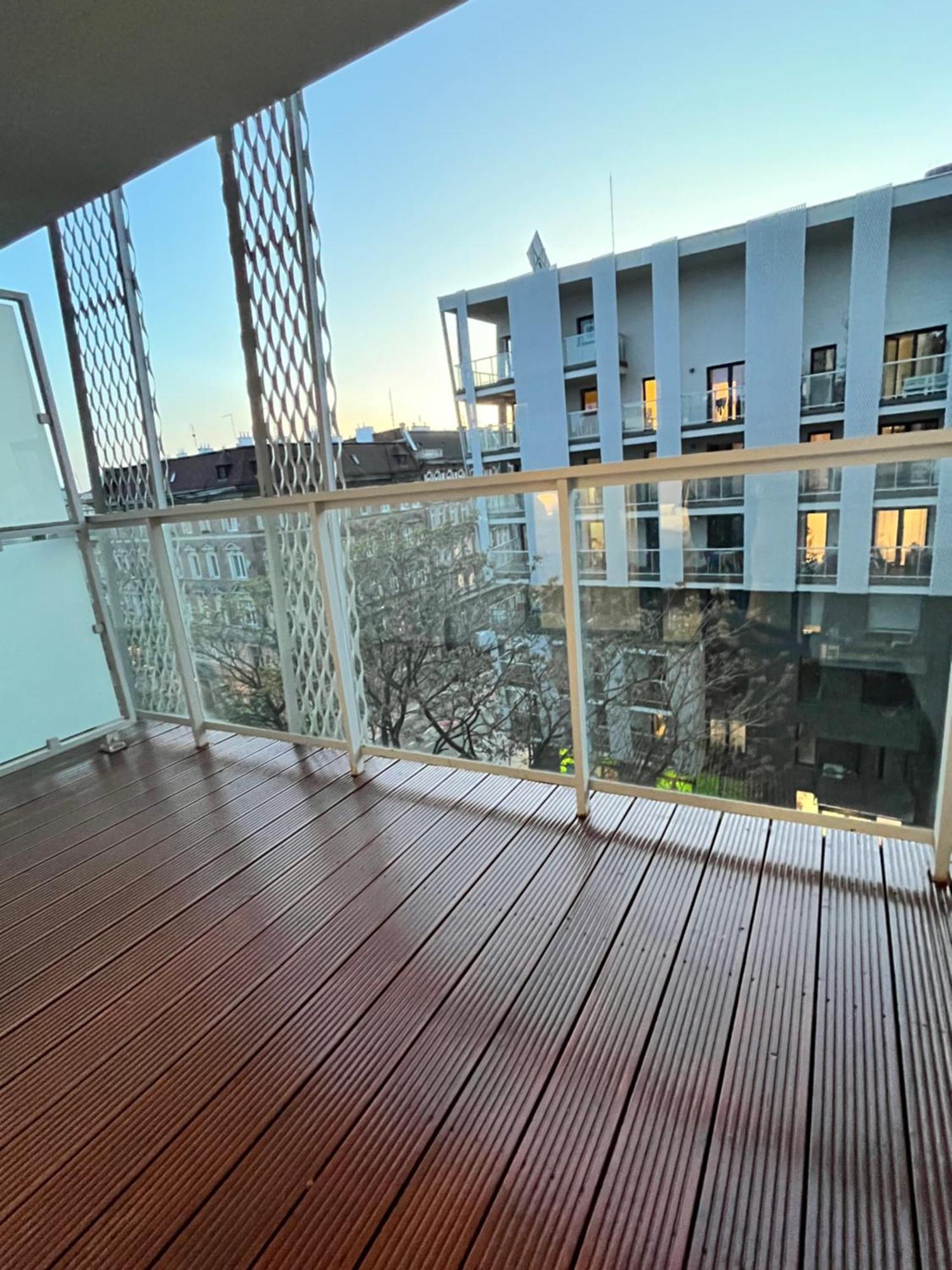Family House By The River Odra -Panoramic Terrace - 3Room Apartment With 2 Separate Bedrooms And 2 Balconies By Wroapart-Pl- Perfect For Family & Business Stays Вроцлав Екстериор снимка